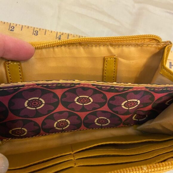 Relic wallet 7”x4” discoloration - Picture 5 of 5